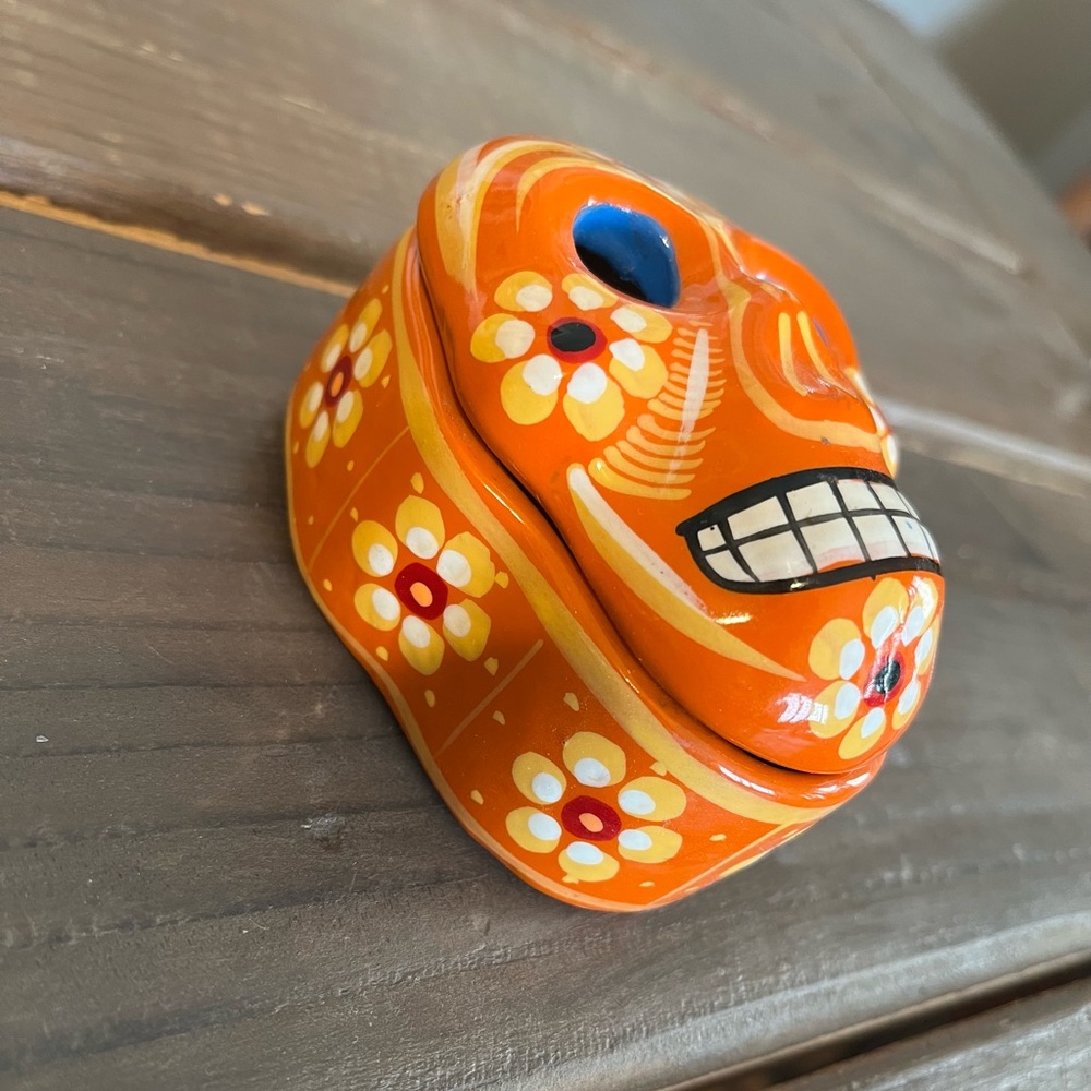 🧡💙 Terracotta Skull trinket box